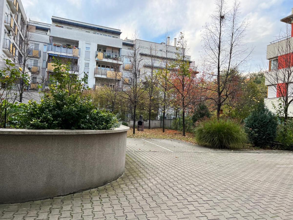 Center Budget Apartment Inside Free Parking Self Check-In Free Streaming Ac Balcony Budapest Exterior foto